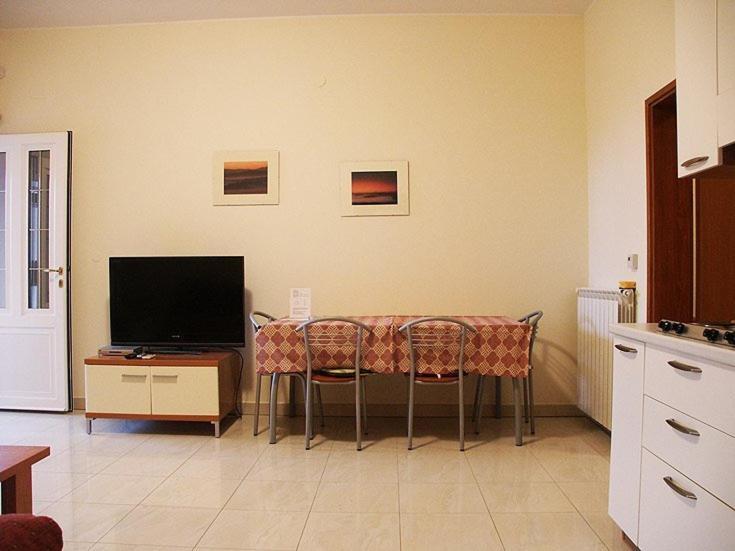 Apartments Villa Fernetich Premantura Chambre photo