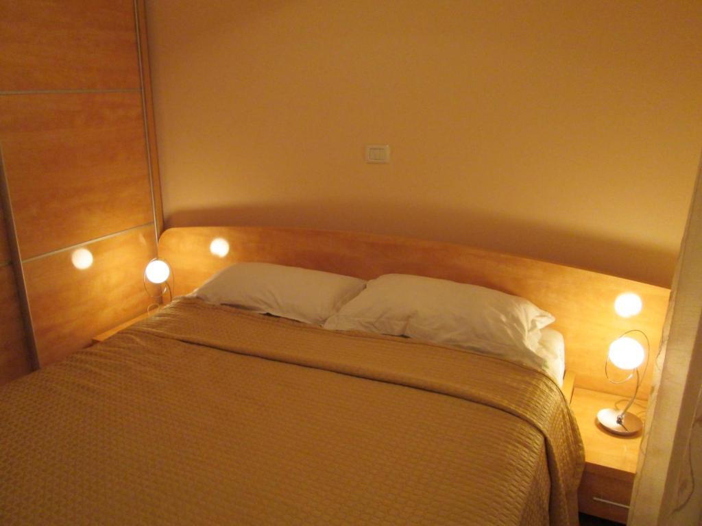 Apartments Villa Fernetich Premantura Chambre photo