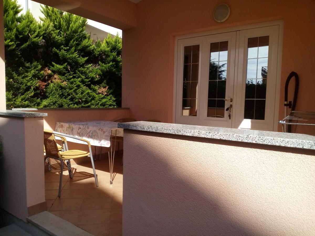Apartments Villa Fernetich Premantura Extérieur photo