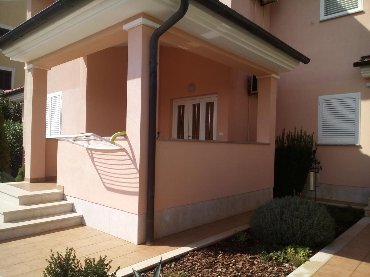 Apartments Villa Fernetich Premantura Extérieur photo