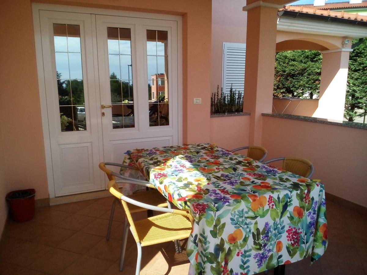 Apartments Villa Fernetich Premantura Extérieur photo
