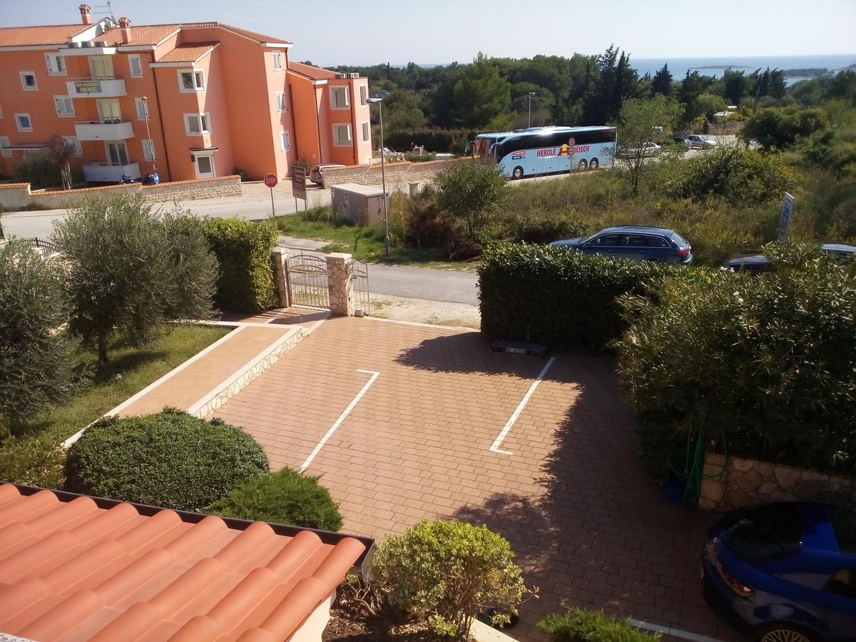 Apartments Villa Fernetich Premantura Extérieur photo
